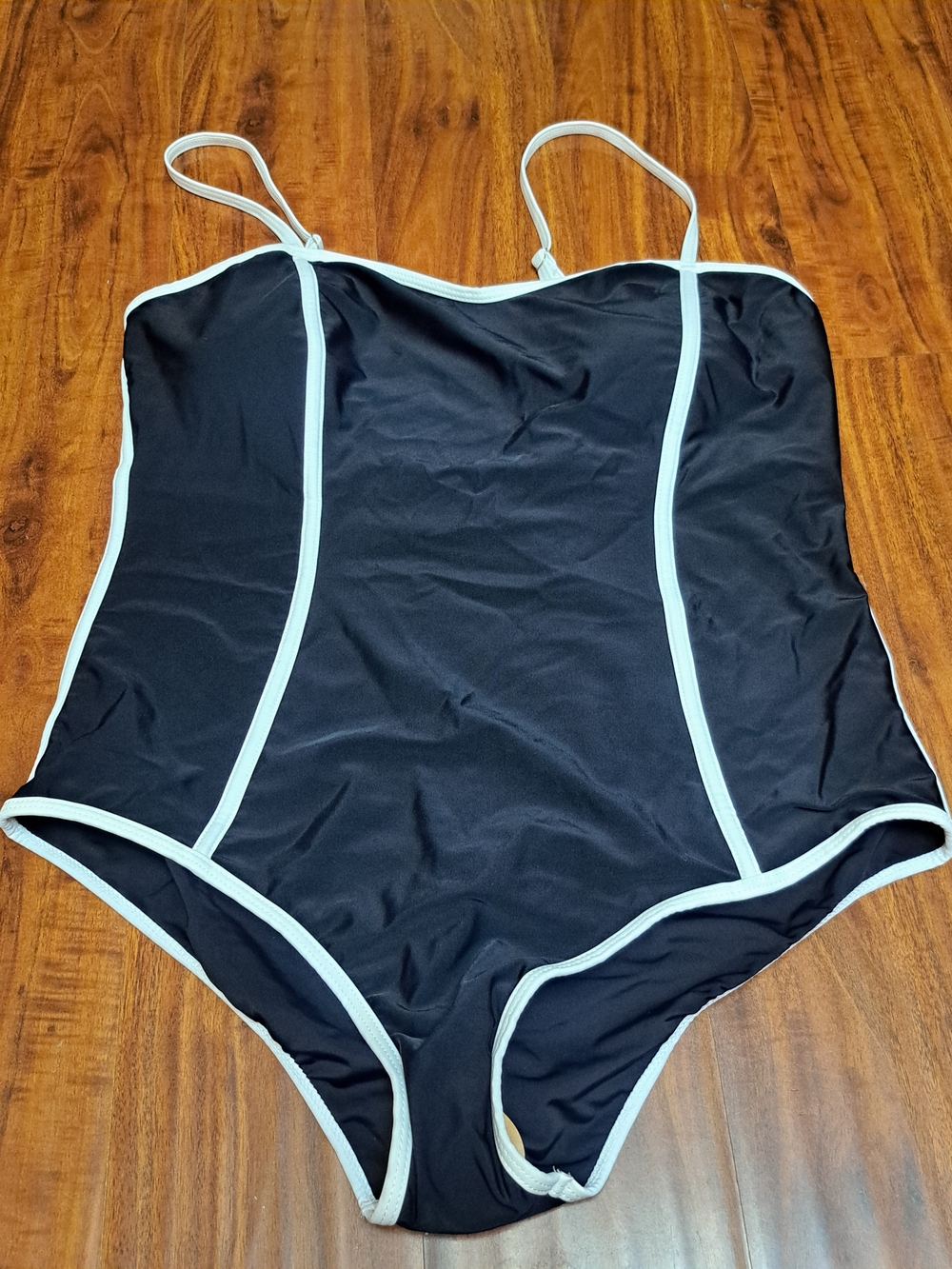 Ladies NWT Navy And White One Pc Swimsuit Sz  XXL